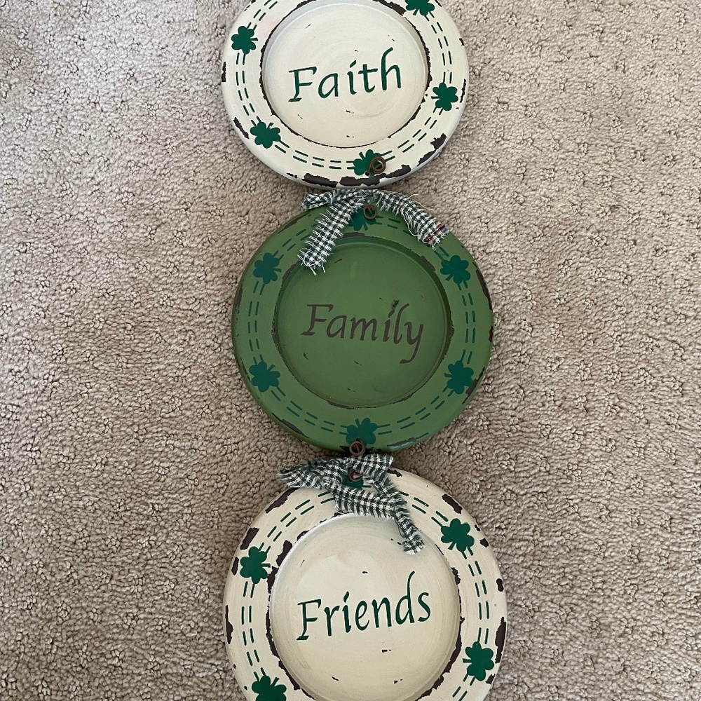 Faith Family Friends Round Wall Hanging Decorations, St. Patrick